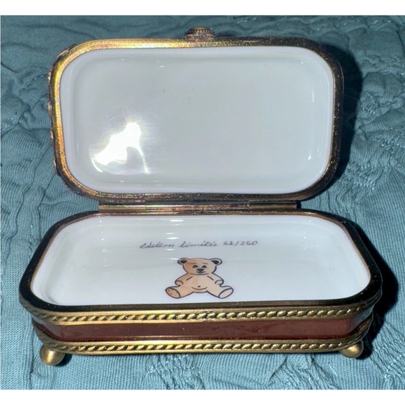 RARE Authentic Peint Main Limoges France Baby in Pink Bed Trinket Box #52/250 - Picture 10 of 13